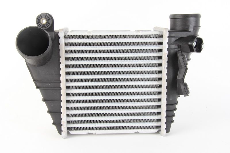 Chłodnica powietrza doładowującego do Audi, 96847, NISSENS w ofercie sklepu e-autoparts.pl 