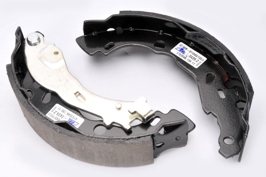 Zestaw szczęk hamulcowych do Lanci, 03.0137-0439.2, ATE w ofercie sklepu e-autoparts.pl 