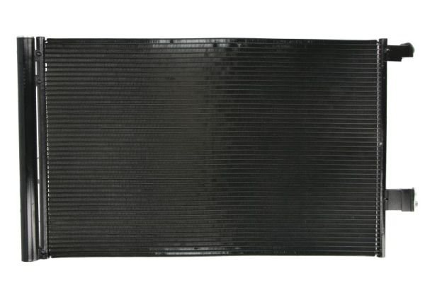 Skraplacz klimatyzacji do Land Rovera, KTT110772, THERMOTEC w ofercie sklepu e-autoparts.pl 