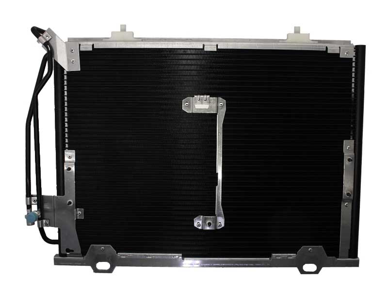 Chłodnica klimatyzacji - skraplacz do Mercedesa, TSP0225328, DELPHI w ofercie sklepu e-autoparts.pl 